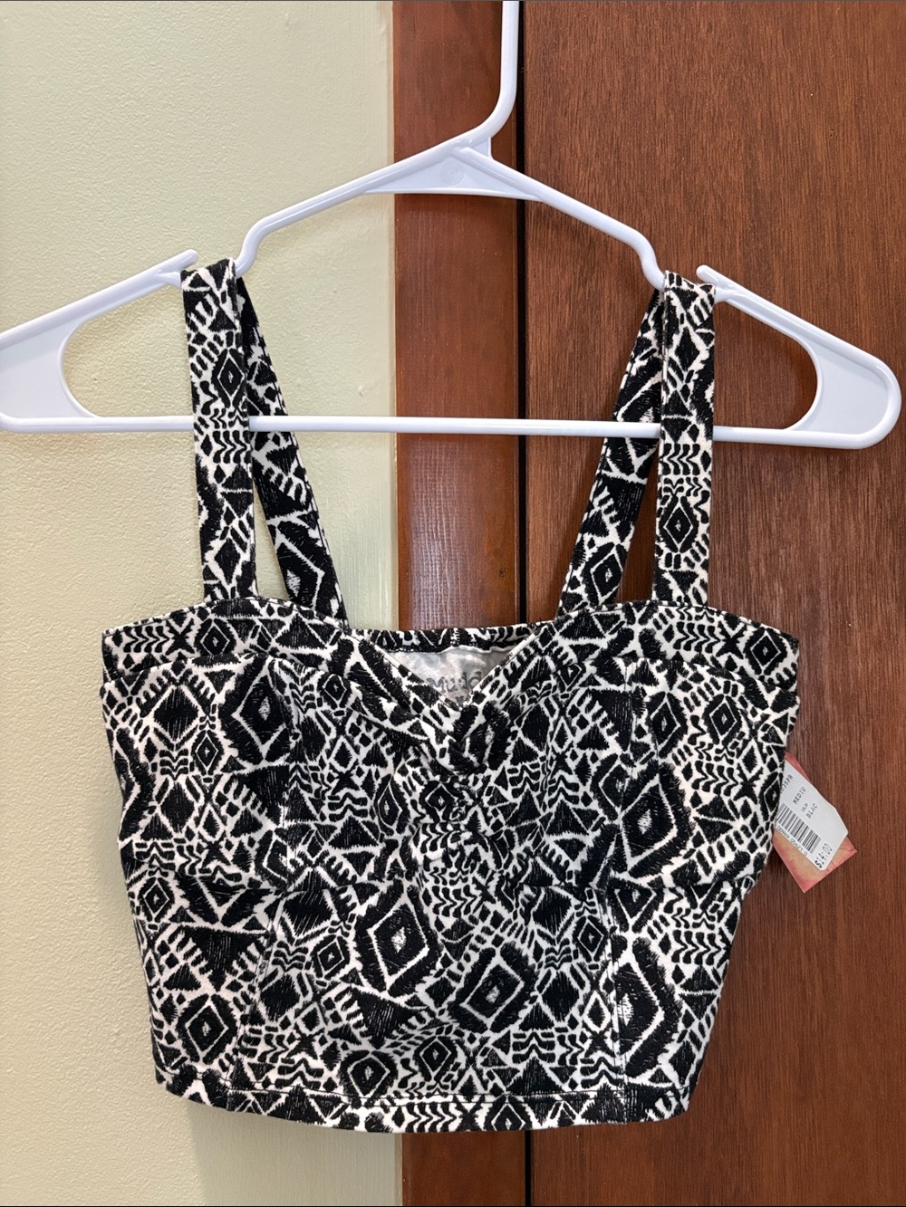Mudd Black & White Geometric Crop Top